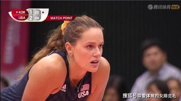 诱惑儿子朋友的年轻妈妈