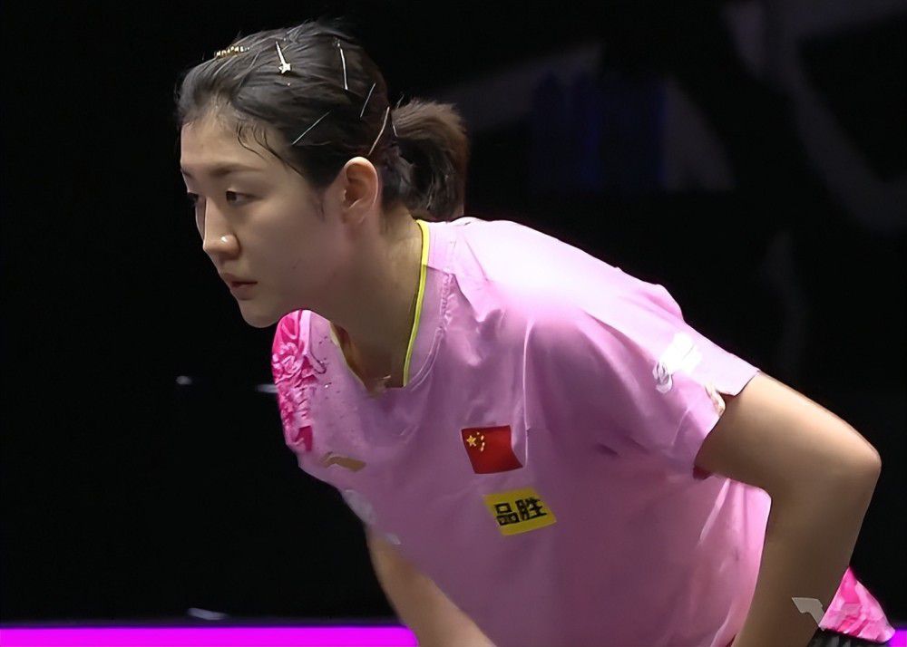 美女露咪咪
