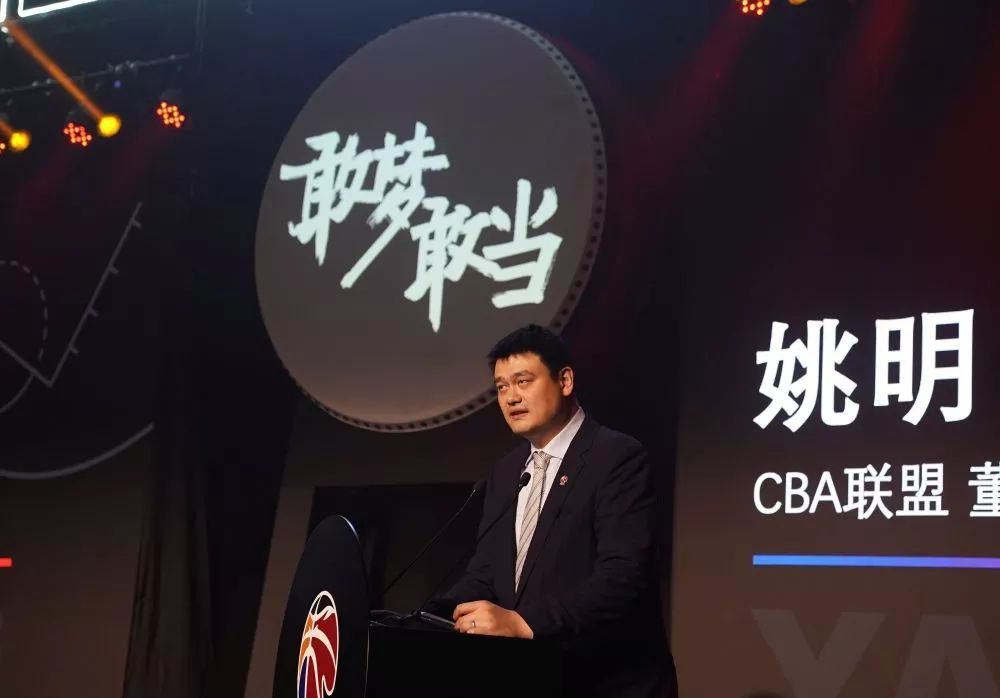 交警队长祁键日白洁